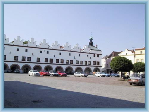 Nov� m�sto nad Metuj� - n�m�st�