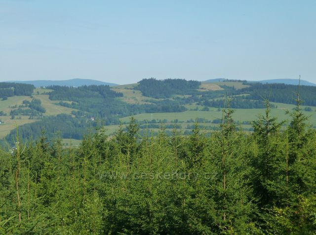 Mladkov - pohled na Přední (722 m.n.m.) a Zadní (712 m.n.m.) hraniční vrch nad Lichkovem