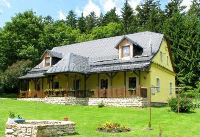 Chaloupka pod lesem