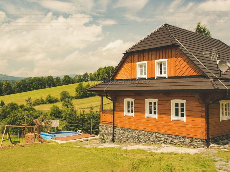 Chaloupka pod strání