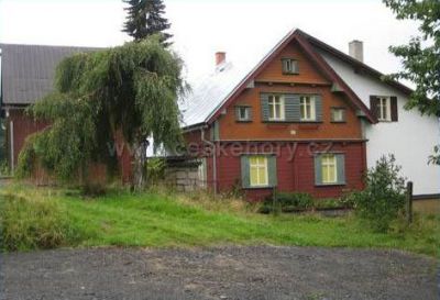 Chalupa mezi Tanvaldem a Kořenovem