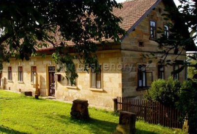 Pískovcová chalupa Vojice