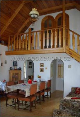 Rekreační objekt - chata v zahradě s bazénem