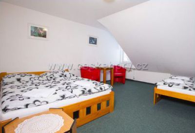 Chata Pod lipami a apartmány Helas