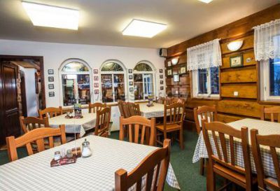 Chata Pod lipami a apartmány Helas