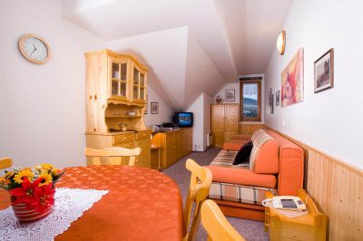 Chata Pod lipami a apartmány Helas