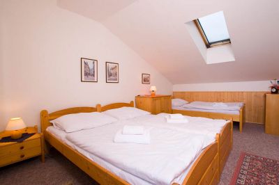 Chata Pod lipami a apartmány Helas