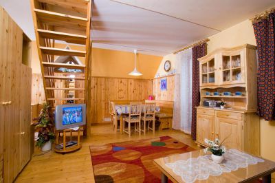 Chata Pod lipami a apartmány Helas