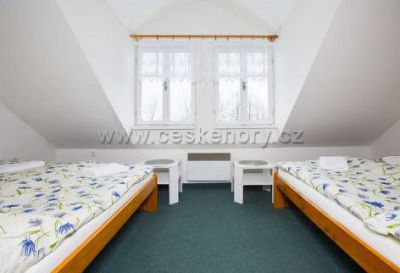 Chata Pod lipami a apartmány Helas