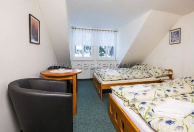 Chata Pod lipami a apartmány Helas