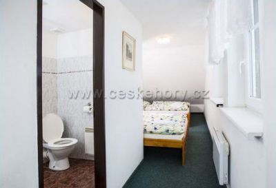 Chata Pod lipami a apartmány Helas