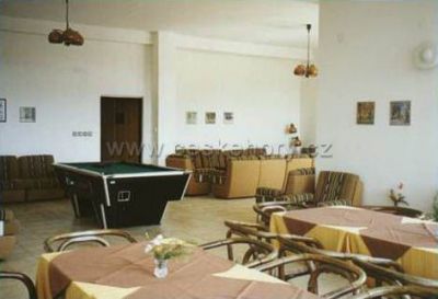 Chatky u hotelu Visalaje