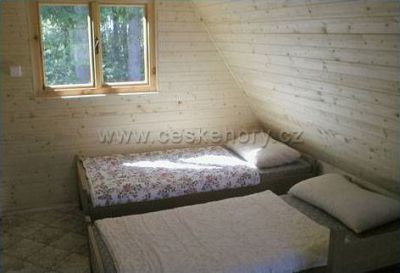 Chaty u rybníka Brodský