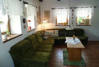 Chalupa na venkově pod hradem Bezděz