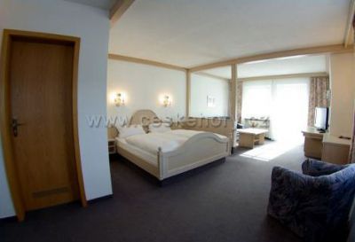 Eisensteiner Hof (Železnorudský dvůr)