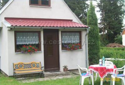 Chata u Lipenského jezera