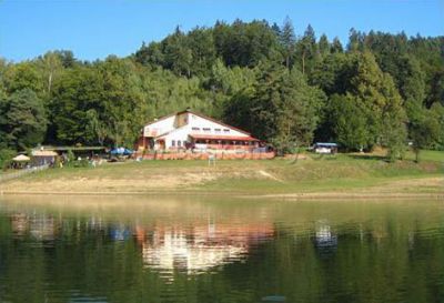 Hacienda Bellavista na pláži přehrady Bystřička