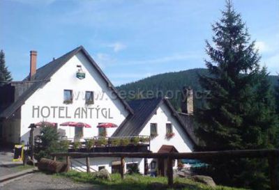 Antýgl Hotel