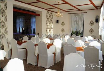 Hotel a Restaurace JEF a Krčma u Rytíře