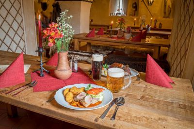 Královský pobyt na hradě Vildštejn či v podhradí