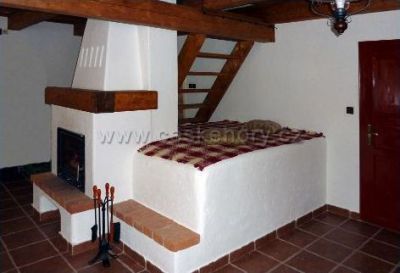 Roubená chalupa U lípy s bazénem a WiFi