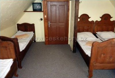 Roubená chalupa U lípy s bazénem a WiFi