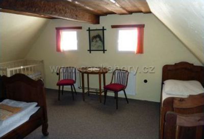 Roubená chalupa U lípy s bazénem a WiFi