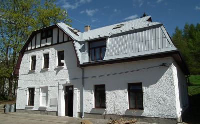 Chalupa - Bílý dům Kovářská 147