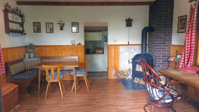 Hájenka u lanovky na Komáří Vížku