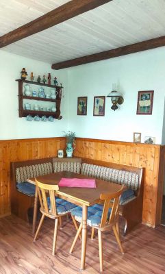 Hájenka u lanovky na Komáří Vížku