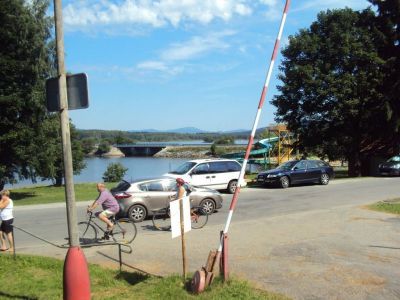 Retro chaty u pláže Lipna