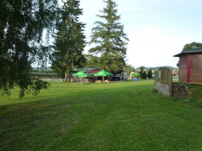 Retro chaty u pláže Lipna