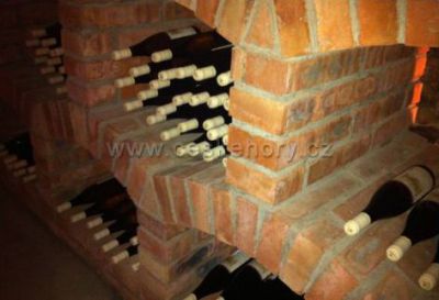 Cyklopenzion & vinný sklep LISOVNA