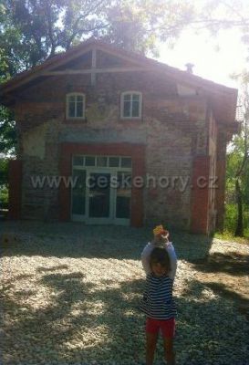 Cyklopenzion & vinný sklep LISOVNA