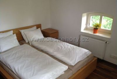 Cyklopenzion & vinný sklep LISOVNA