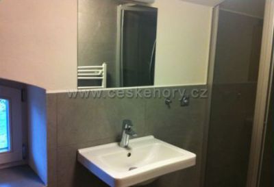 Cyklopenzion & vinný sklep LISOVNA