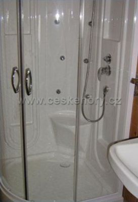 Bílý Potok pod Smrkem 264 a chata čp.1002