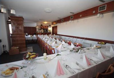 Restaurace a Penzion Na Louce