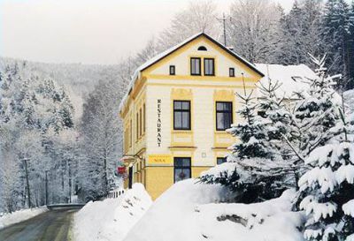 Pension*** Restaurant  Nola