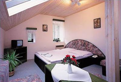 Pension*** Restaurant  Nola