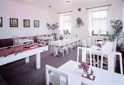 Pension*** Restaurant  Nola