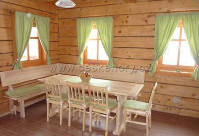 Roubenka Stříbrnice s bazénem