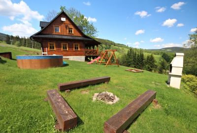 Roubenka Stříbrnice s bazénem