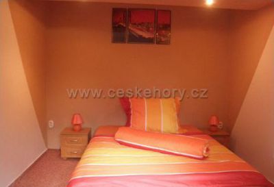 Rekreační chalupa se zahradou a hřištěm Lobendava