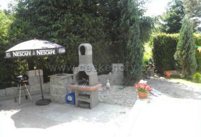 Rekreační chalupa se zahradou a hřištěm Lobendava