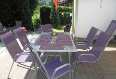 Rekreační chalupa se zahradou a hřištěm Lobendava