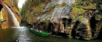 Rekreační chalupa se zahradou a hřištěm Lobendava