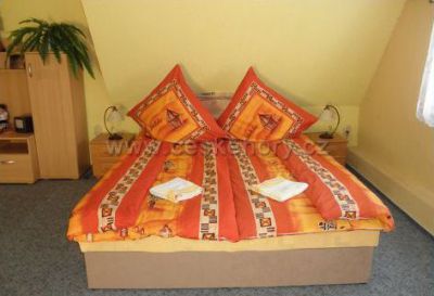 Rekreační chalupa se zahradou a hřištěm Lobendava