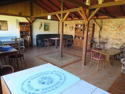 Penzion Bulhary s vinným sklepem