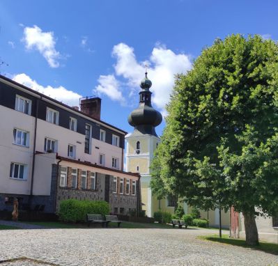 Pod Mravenčí stezkou